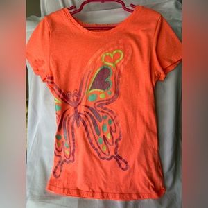 Girl’s short sleeve tee in excellent condition
